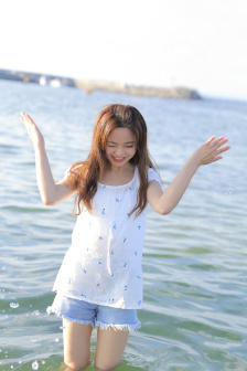 女邻居的大乳HD